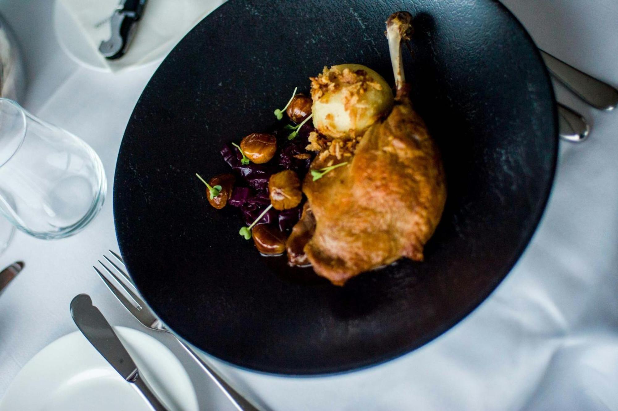The Westin Hamburg Elbphilharmonie Hotell Eksteriør bilde A duck confit prepared with a red wine sauce