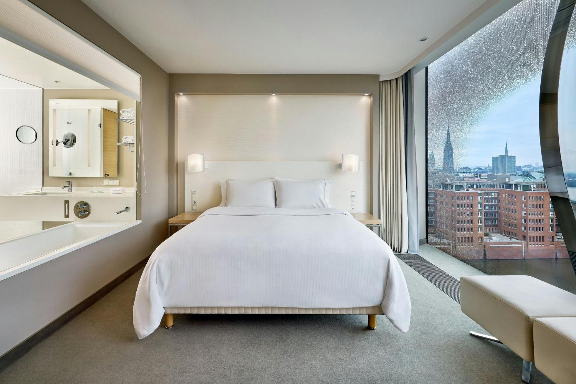 The Westin Hamburg Elbphilharmonie Hotell Eksteriør bilde A bedroom at the hotel